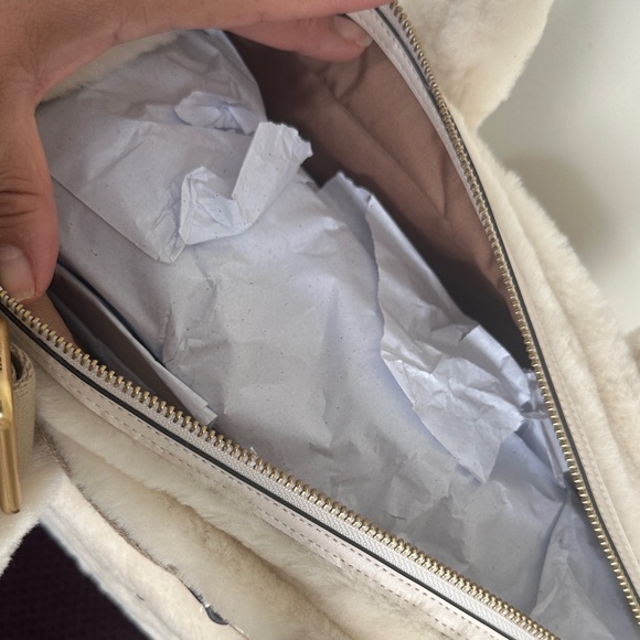 Coach cargo tote 🔥 - Picture 7 of 9